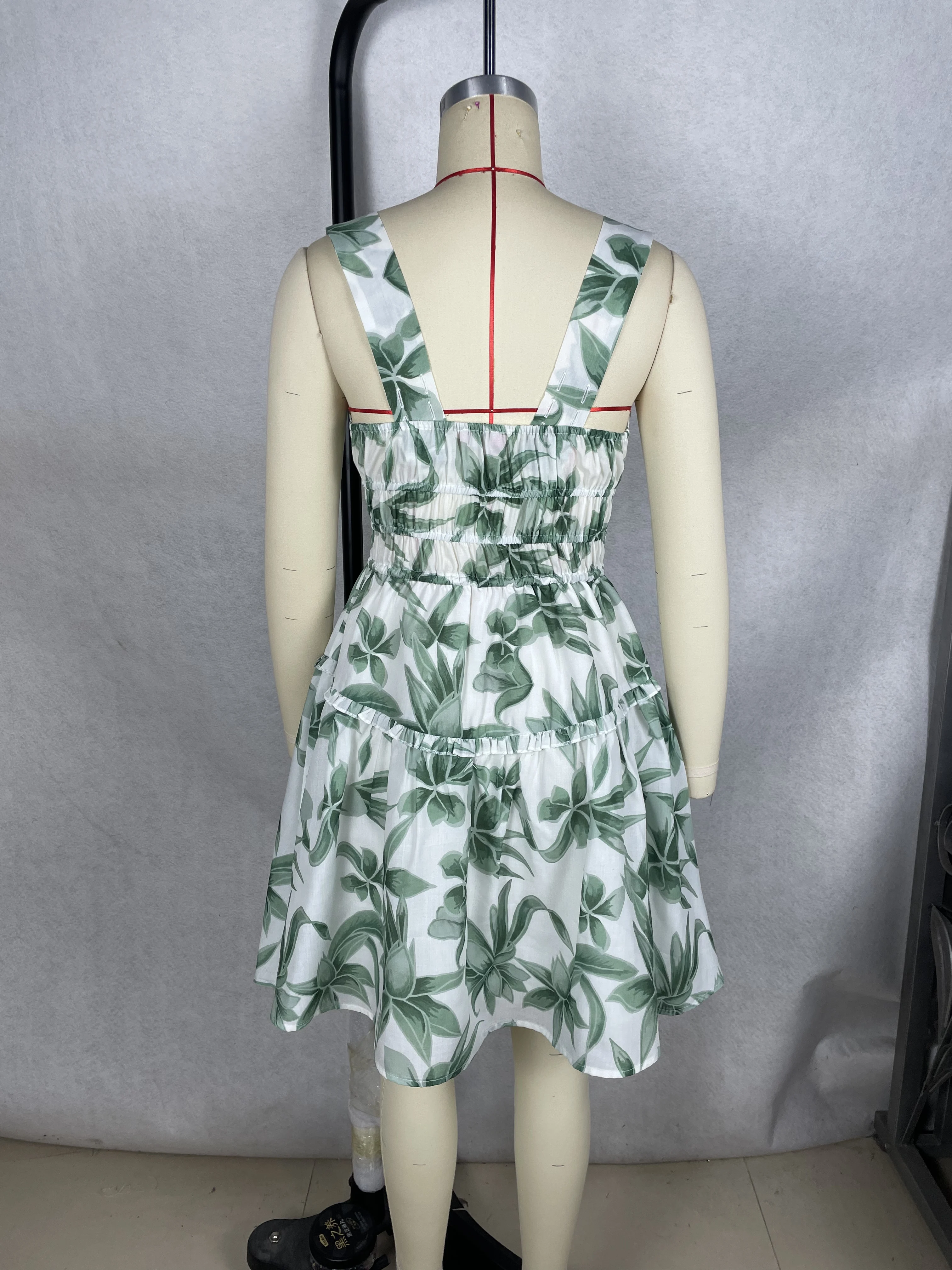 A Refreshing And Comfortable Women's Printed Camisole Knee-length Dress