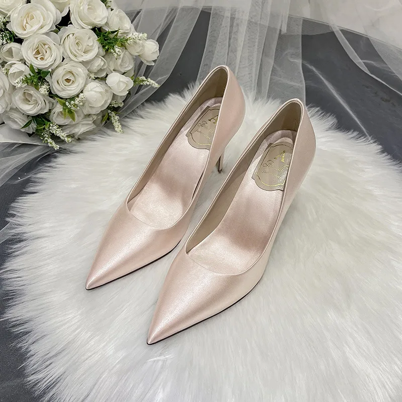Cheap Silk Size 43 Pointed Toe Bride Pyramid Low White Heels For Wedding