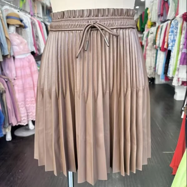 Lady's Fashion Pleated Pu Leather Short Skirt