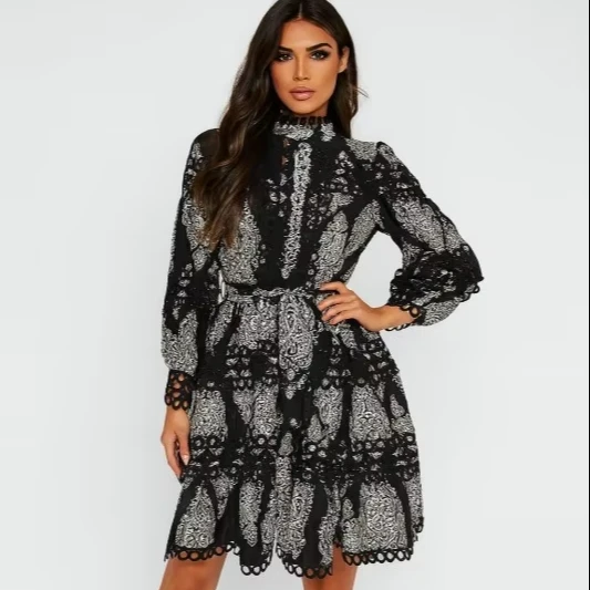 Women's Floral Printed Short Dress With Lace Trim Natural Waistline Woven Decoration And Digital Printing