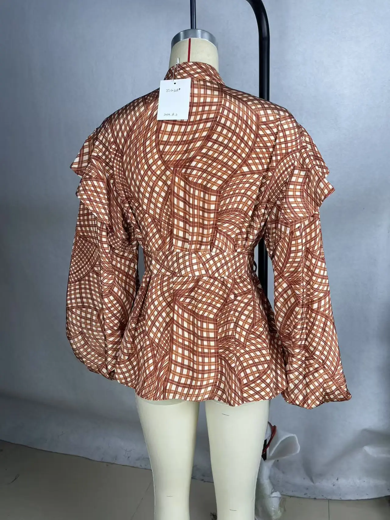 Lady's Elegant Plaid Shirt-style Top
