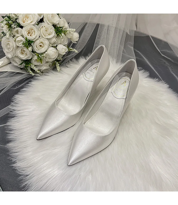 Cheap Silk Size 43 Pointed Toe Bride Pyramid Low White Heels For Wedding