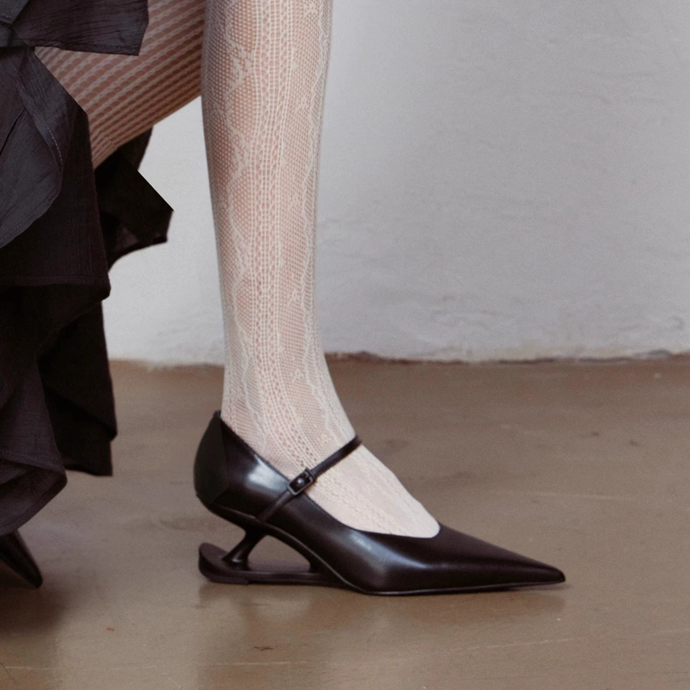 Fashion Pointed Toe Special Heels Stylish Mary Jane Patent Leather Elegant Women High Heel Pumps