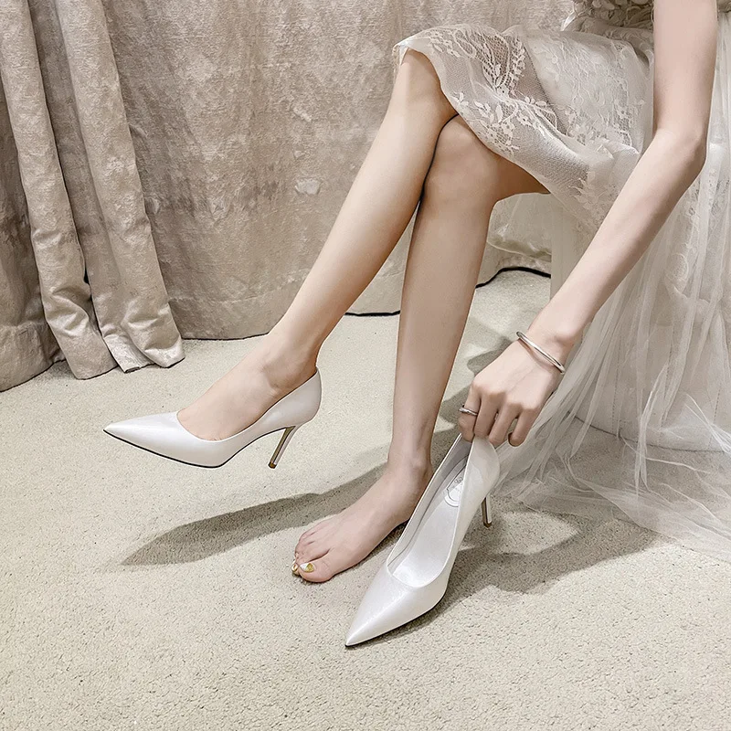 Cheap Silk Size 43 Pointed Toe Bride Pyramid Low White Heels For Wedding